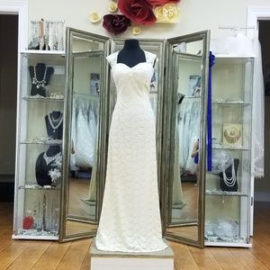 Size XL Ivory Keyhole Back Lace Floor Length Gown